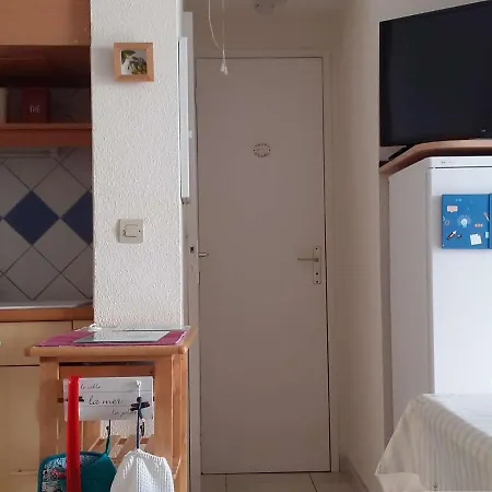 Charmant T2 Pour 4 Avec Terrasse Et Parking A - Fr-1-494-25 Apartamento Royan